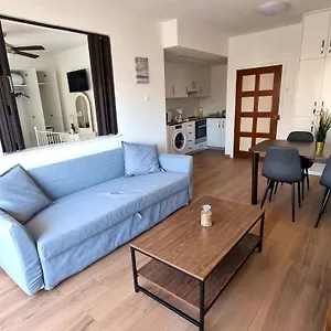 Sea View - 2 Min Walk To The & 200 Mbit Highspeed Internet Apartament